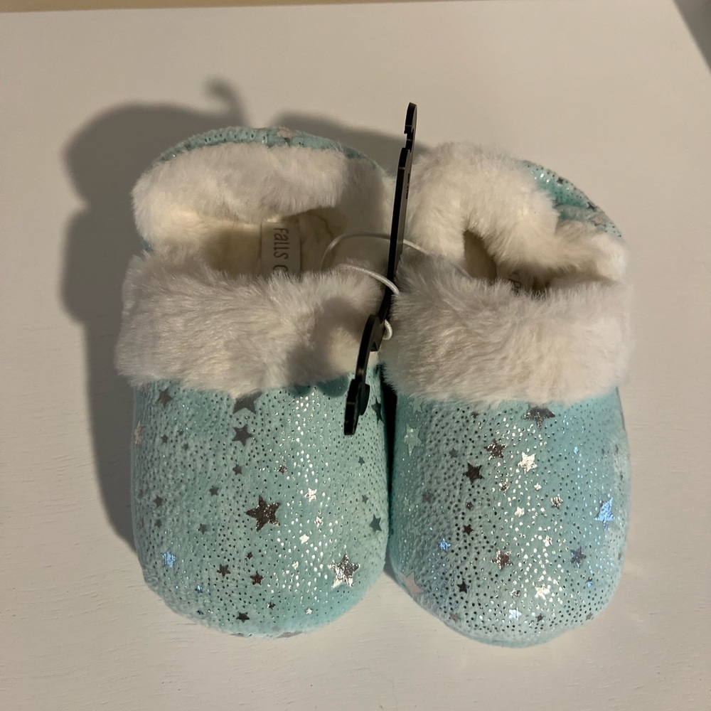 🎈🎈NWT STARRY SLIPPERS